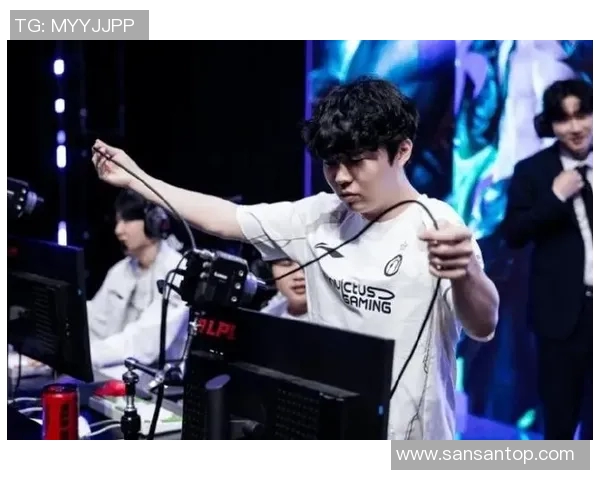 S15LOL赛事中FPX战队的DOTA2战术盯防体系深度解析与应用探讨实时新闻